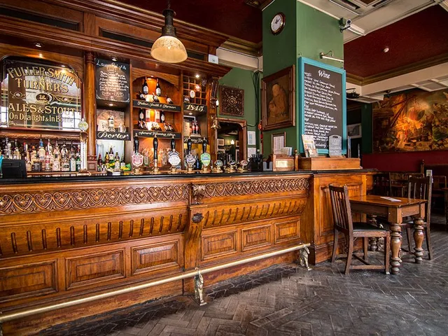 The Ultimate Pub Crawl: A Guide to Irish and British Bars in Paris